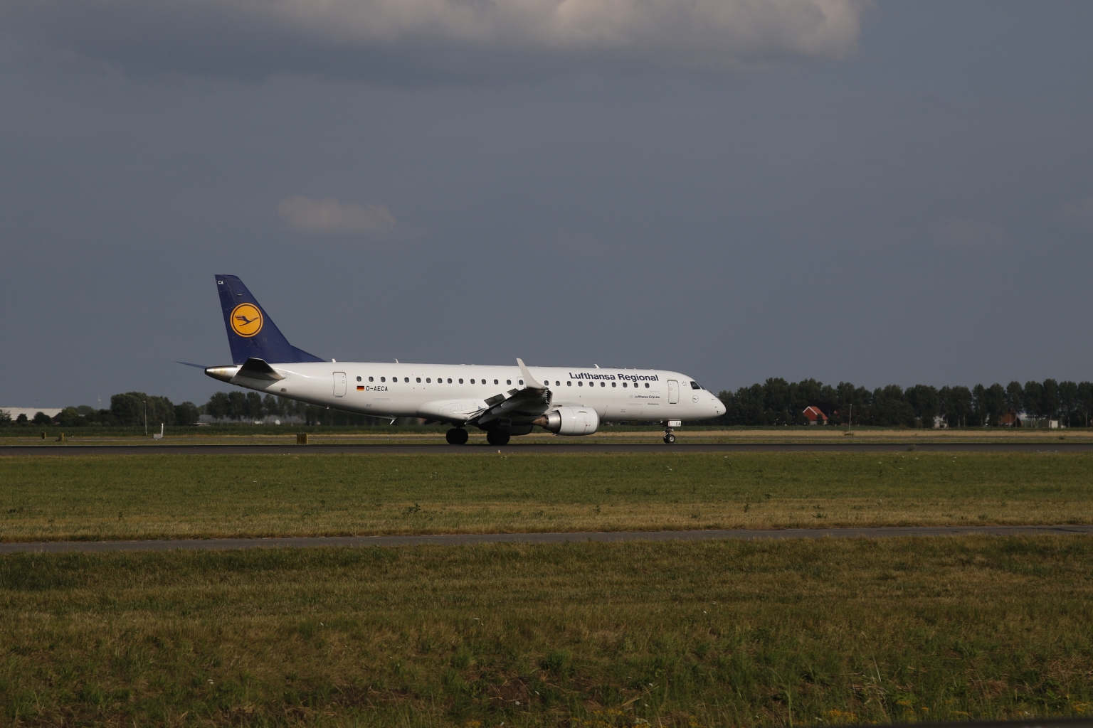 Preview Lufthansa Cityline D-AECA Embraer ERJ-190LR (8).JPG